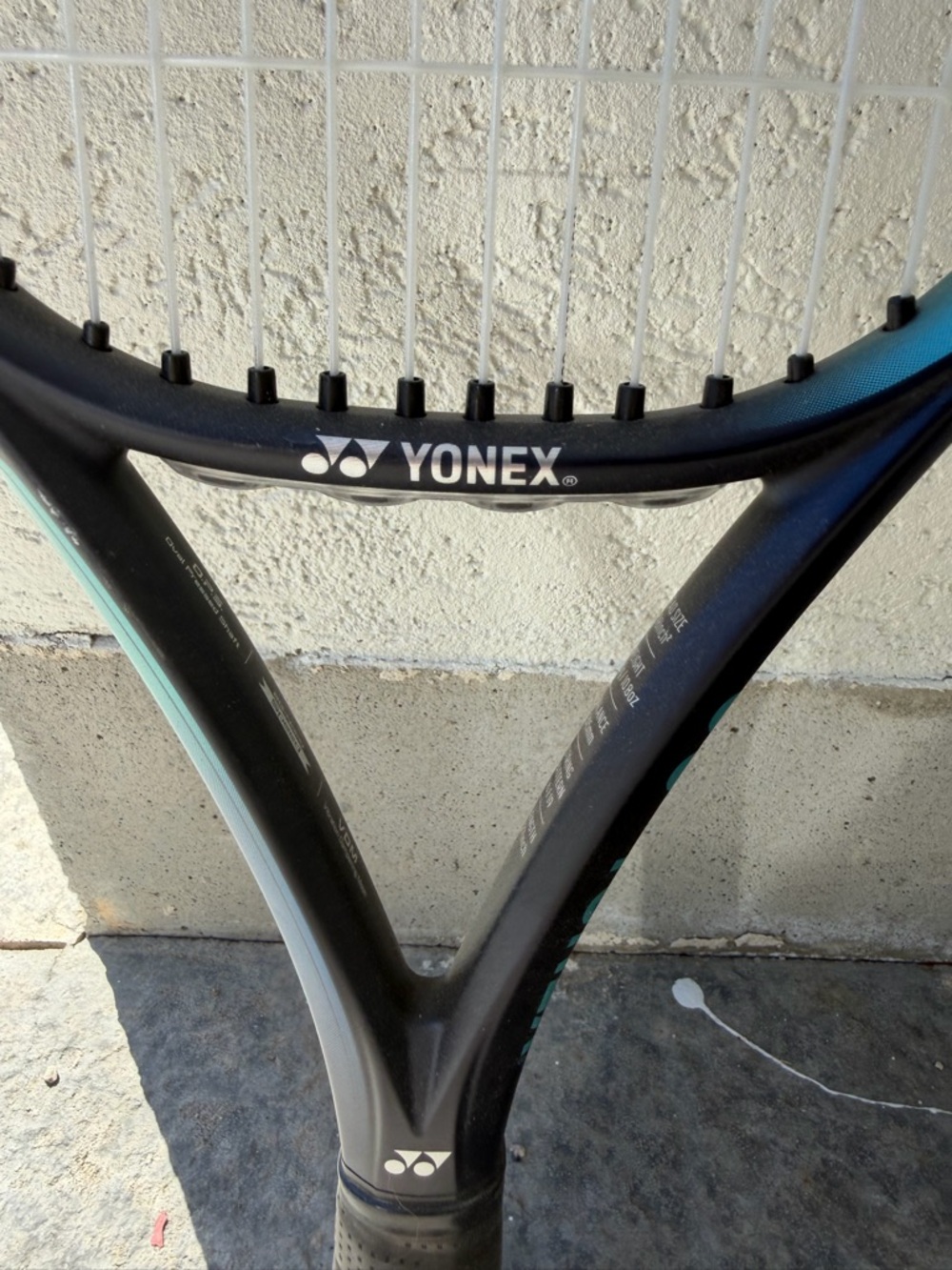 Yonex Blue-Green Tennis Racket – Lightweight Performance Frame - Picture 2 of 6